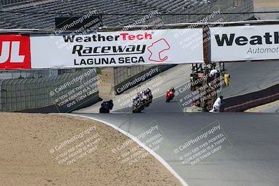 media/Jun-26-2022-CRA (Sun) [[122d0e5426]]/Race 13 (Expert 1000 Superbike)/Start Finish/